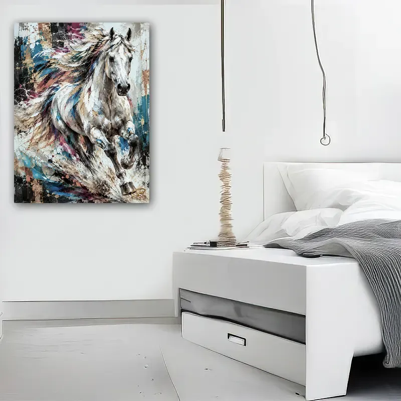 Tableau cheval blanc contemporain Wild Velocity dans une chambre élégante