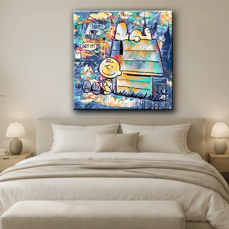 Tableau Snoopy Pop Art Premium au-dessus d'un lit dans une chambre parentale moderne